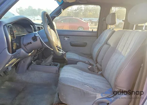 1999 Toyota Tacoma Xtracab z USA, uszkodzony, nr VIN 4TAWN72N7XZ493383